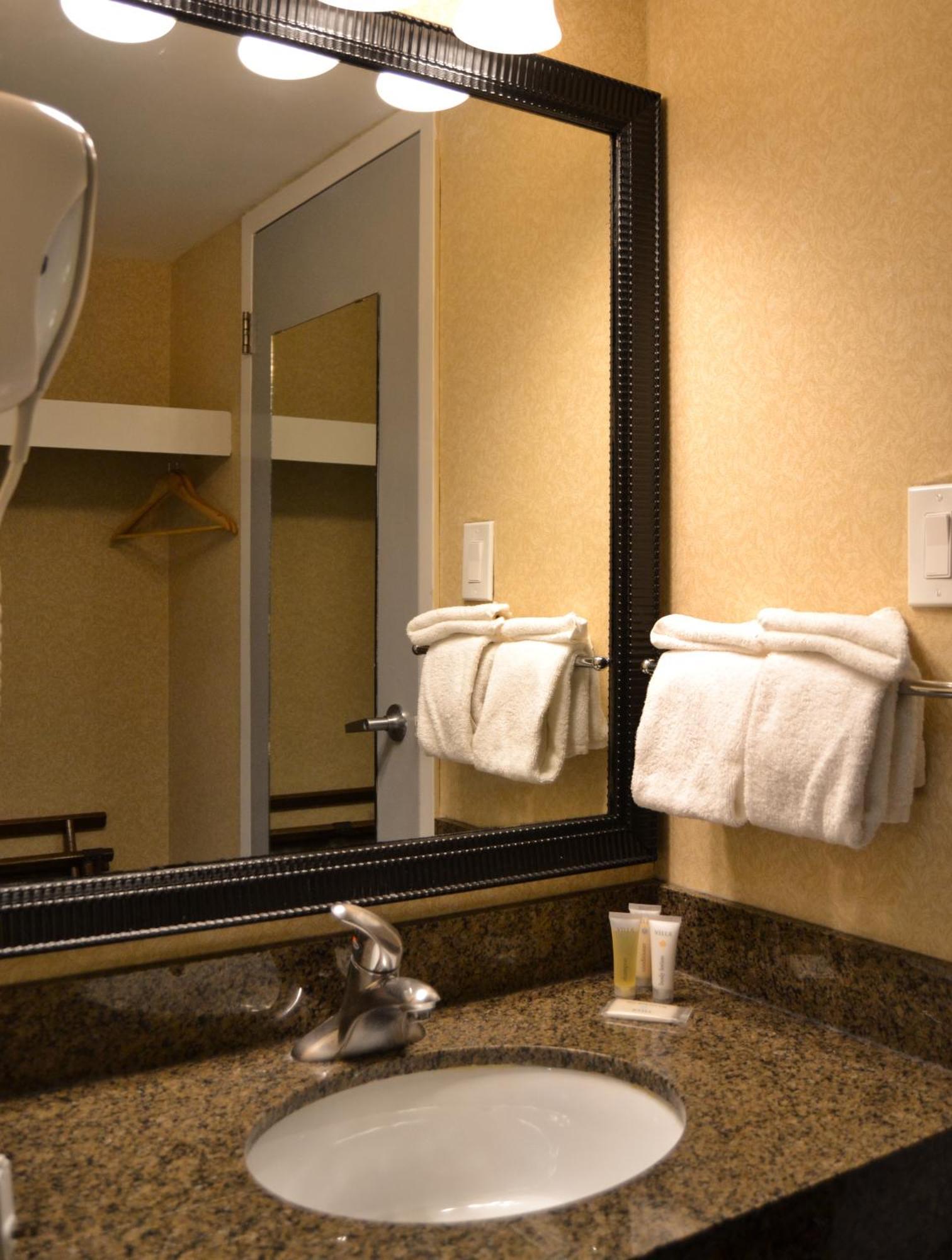 Amenida Residences, Calgary Ngoại thất bức ảnh